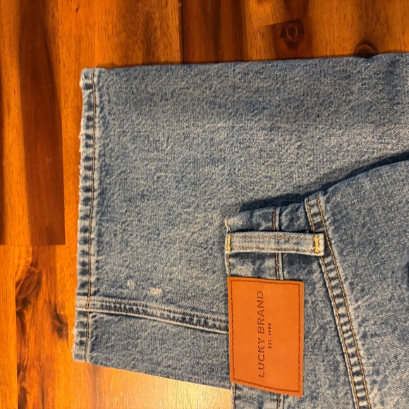 New Lucky Brand Size 6 90s fit Boyfriend Mid Rise Flare Distressed Jeans - Picture 6 of 16
